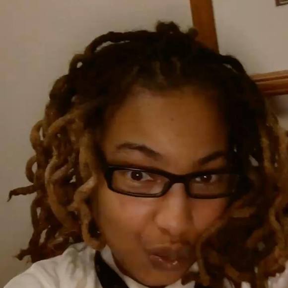 Meet your Posher, Taina - Picture 1 of 1